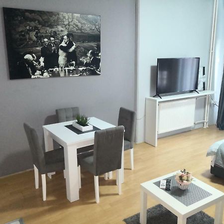 Contemporary Residence Ниш Екстер'єр фото