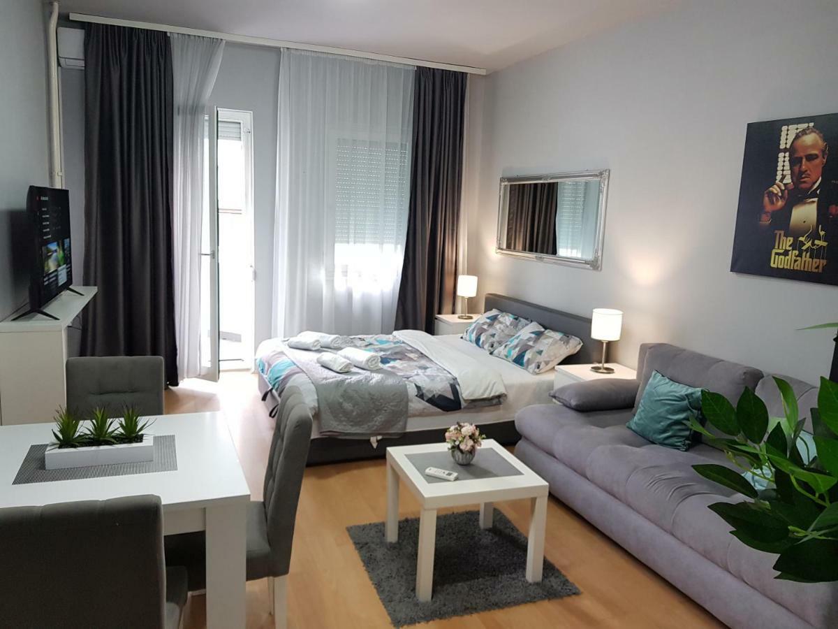 Contemporary Residence Ниш Екстер'єр фото