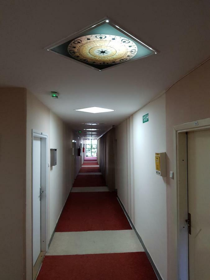 Contemporary Residence Ниш Екстер'єр фото
