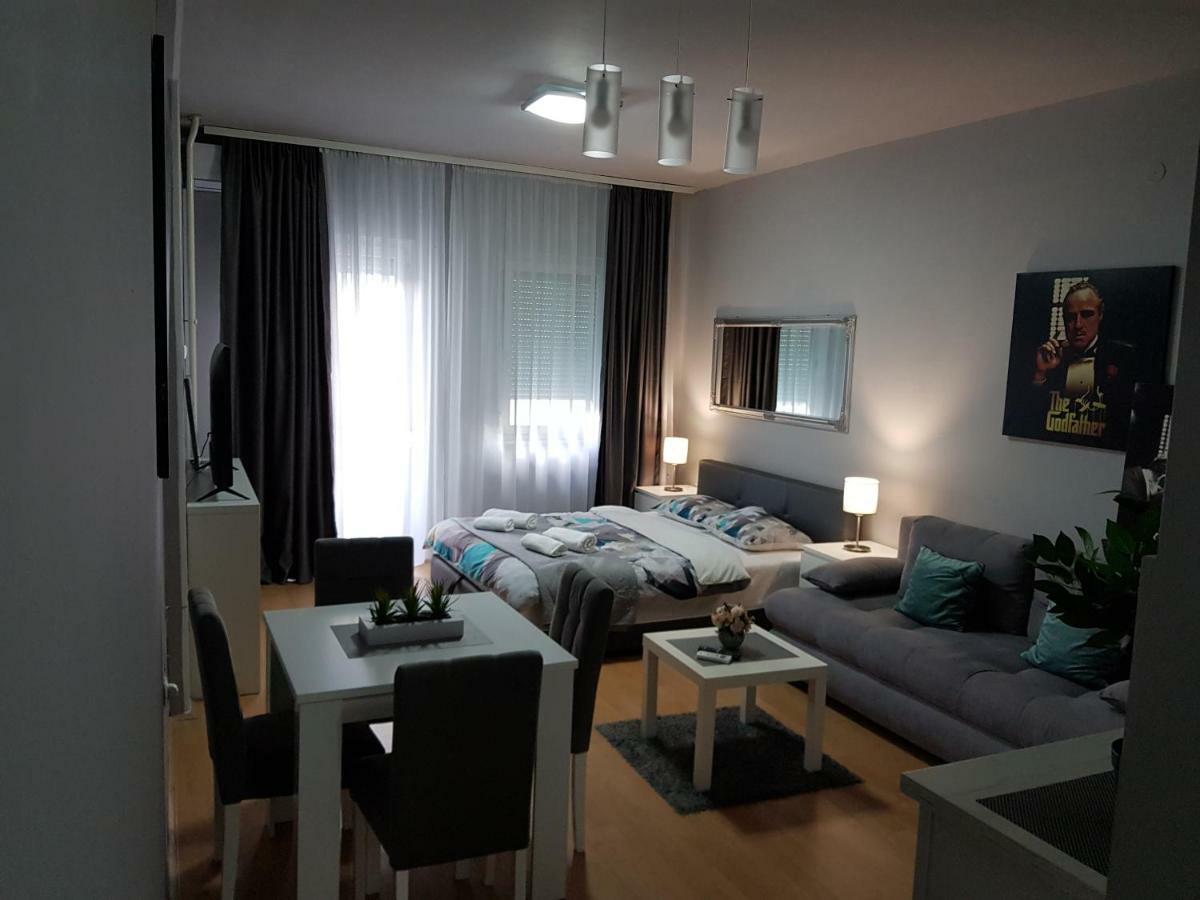 Contemporary Residence Ниш Екстер'єр фото